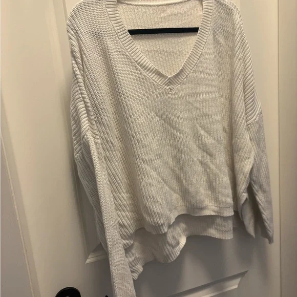 Emma Knudsen V-Neck Women's Sweater. Size M (oversized). Bamboo/organic cotton - Picture 2 of 5